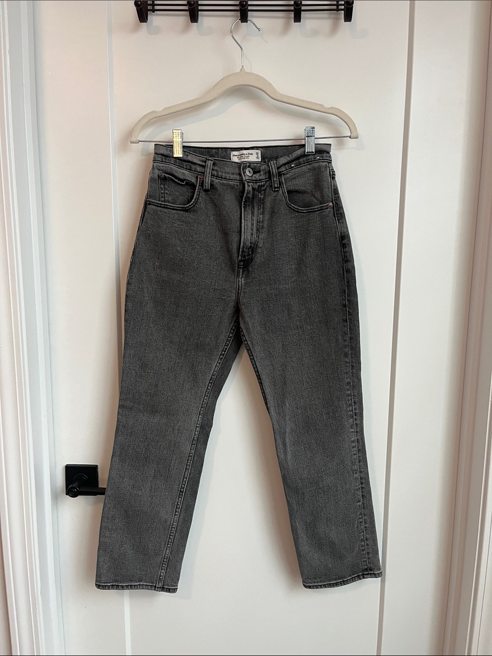 Abercrombie & Fitch Women's Ankle Straight Ultra  High-Rise Jeans Size 2S/26